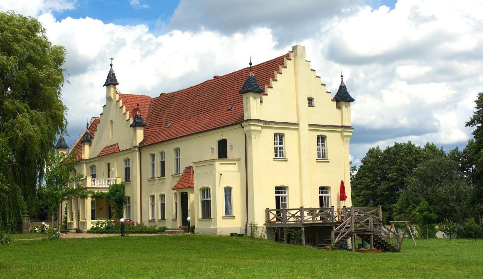 Вилла Gutshaus Penzlin Meyenburg  Экстерьер фото